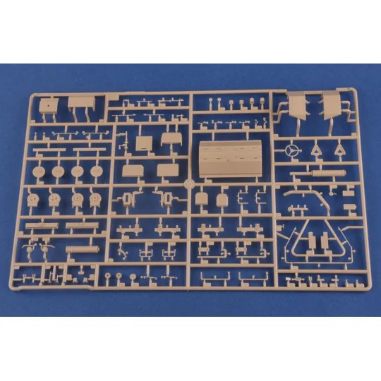 M911 C-HET w/m747 Heavy Equipment Semi- Trailer, 1/35 - Hobby Boss ...
