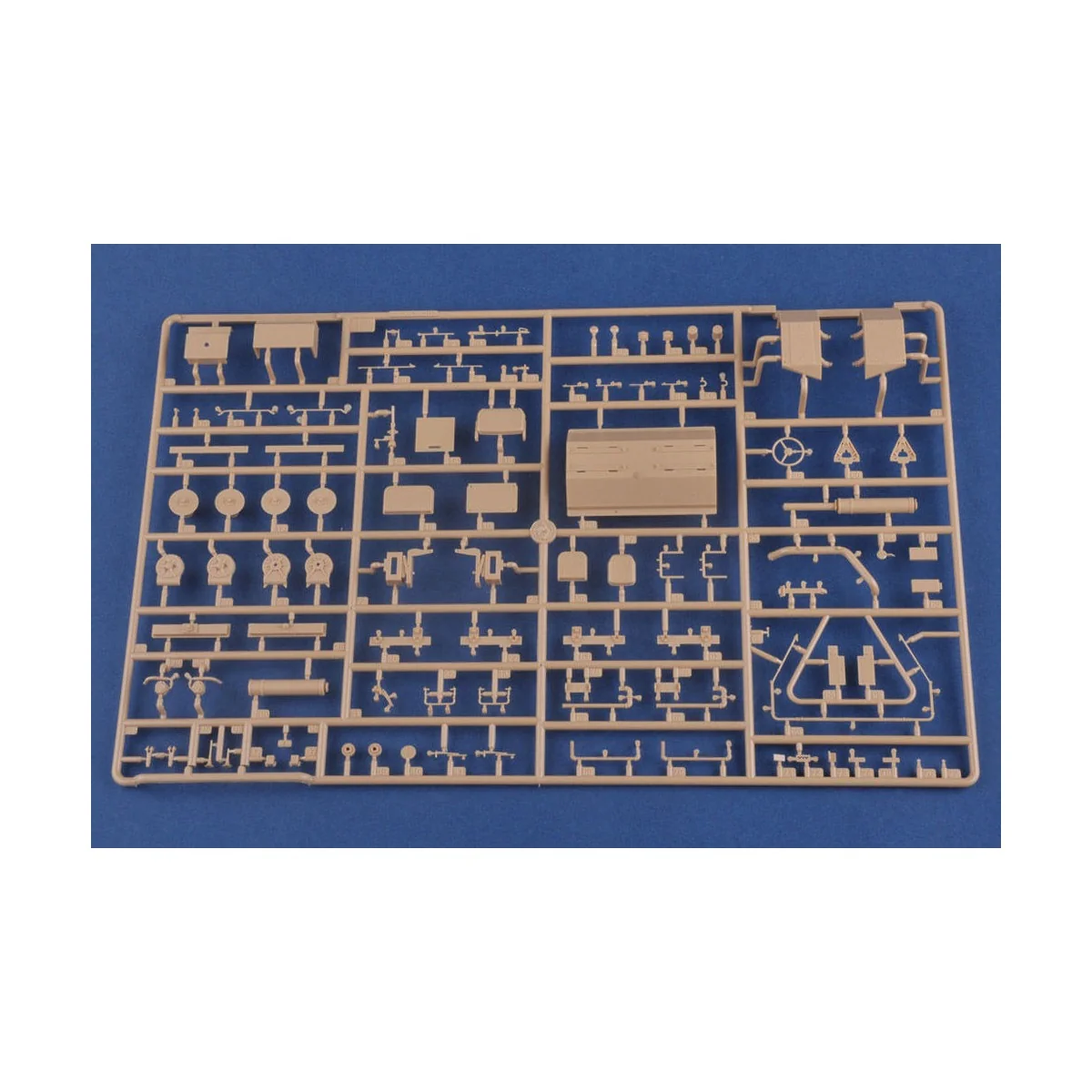M911 C-HET w/m747 Heavy Equipment Semi- Trailer, 1/35 - Hobby Boss ...