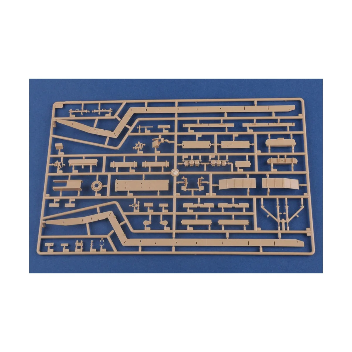 M911 C-HET w/m747 Heavy Equipment Semi- Trailer, 1/35 - Hobby Boss ...