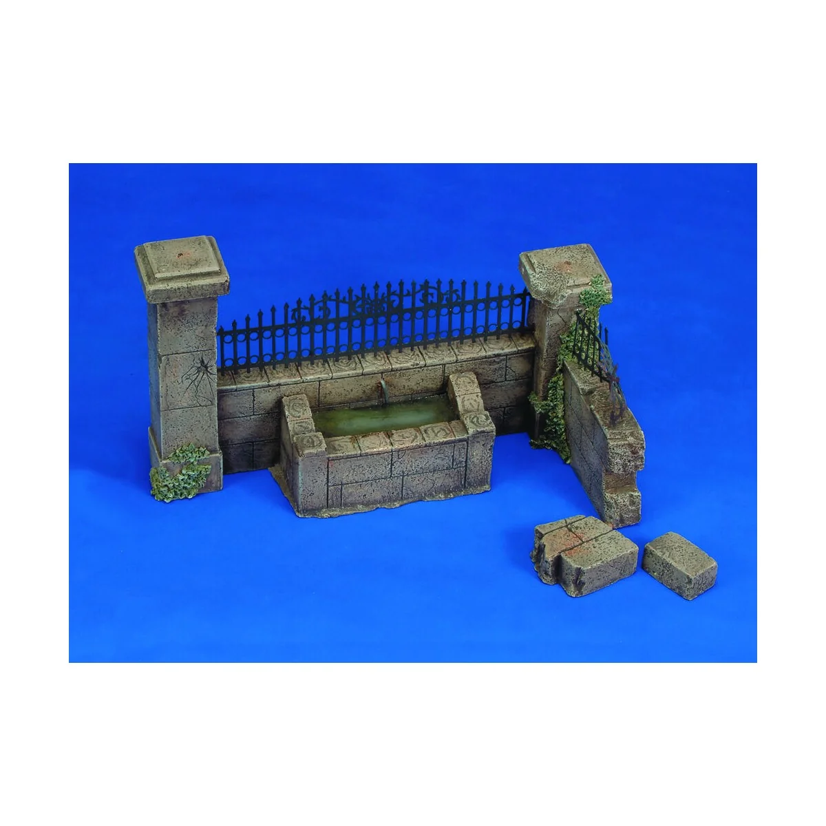 Wall with fountain, 1/35 - Royal Model RM009