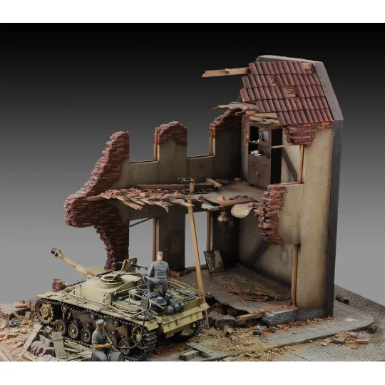 Internal house ruin, 1/35 - Royal Model RM014