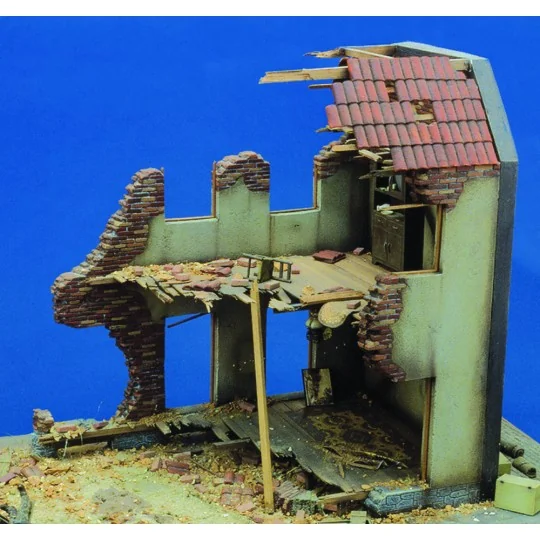 Internal house ruin, 1/35 - Royal Model RM014