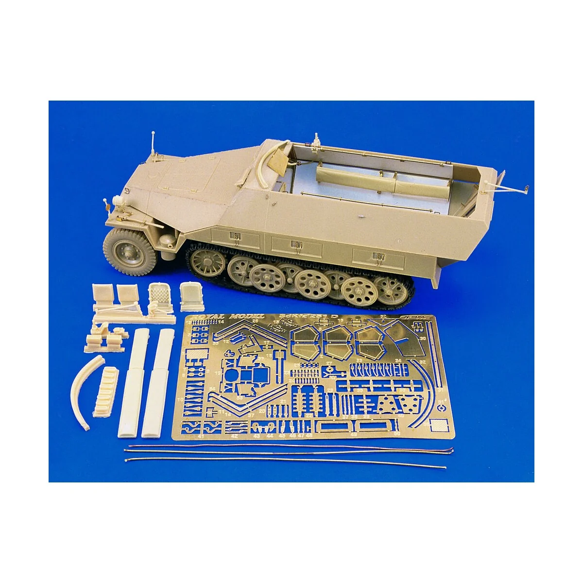 Sd. Kfz. 251 D, 1/35 - Royal Model RM086