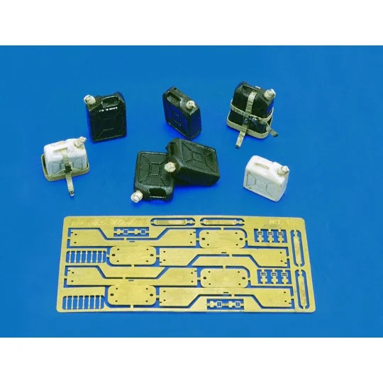 IDF Jerricans, 1/35 - Royal Model RM103