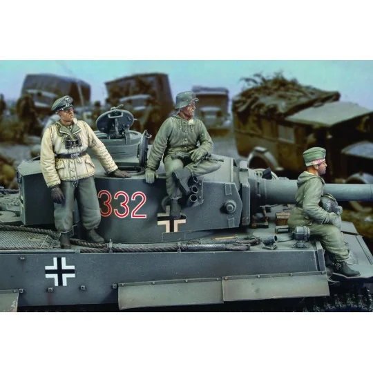 German crew Tiger I - Eastern Front-WWII, 1/35 - Royal Model RM171
