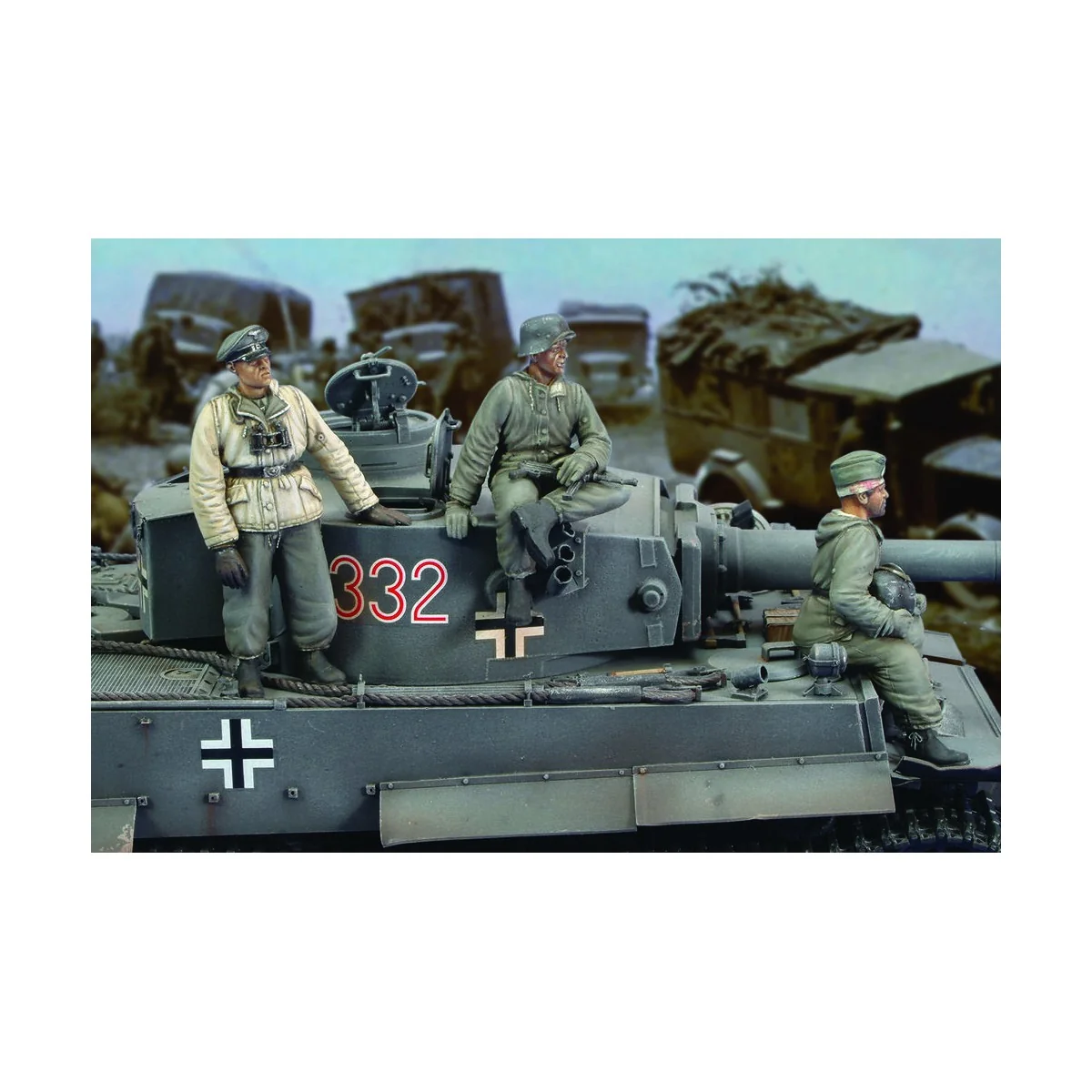 German crew Tiger I - Eastern Front-WWII - Royal Model RM171