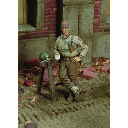 U.S. Soldier at break-WWII, 1/35 - Royal Model RM193