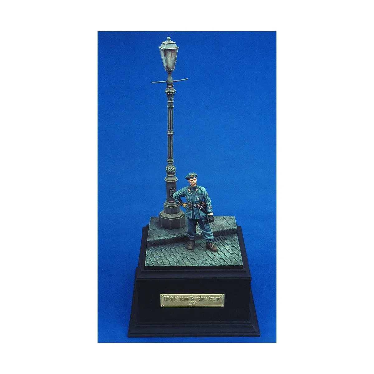 Italian Officer Btg. Azzurro (with base) WWII - Royal Model RM194