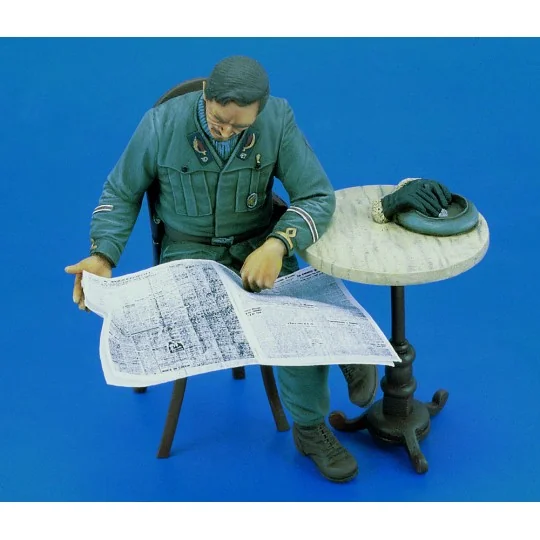 Italian Officer - WWII - Royal Model RM215