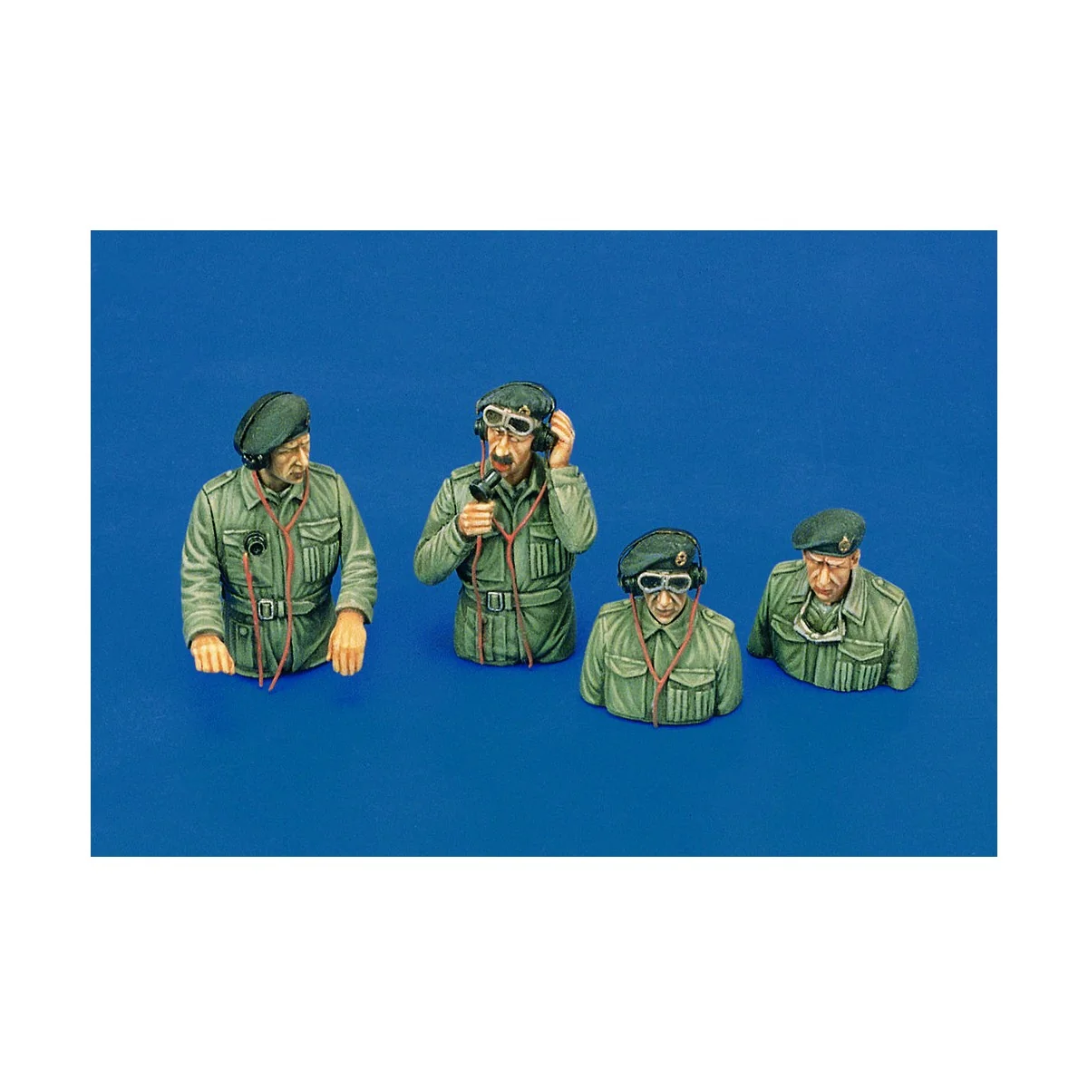 British tank crew-3/2 fig, - WWII, 1/35 - Royal Model RM231