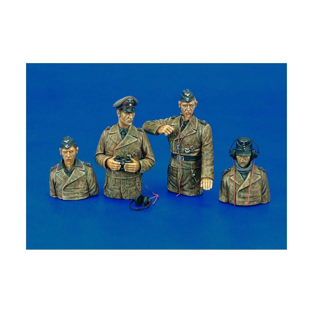Waffen SS Tiger I crew - 3/2 fig-WWII - Royal Model RM232