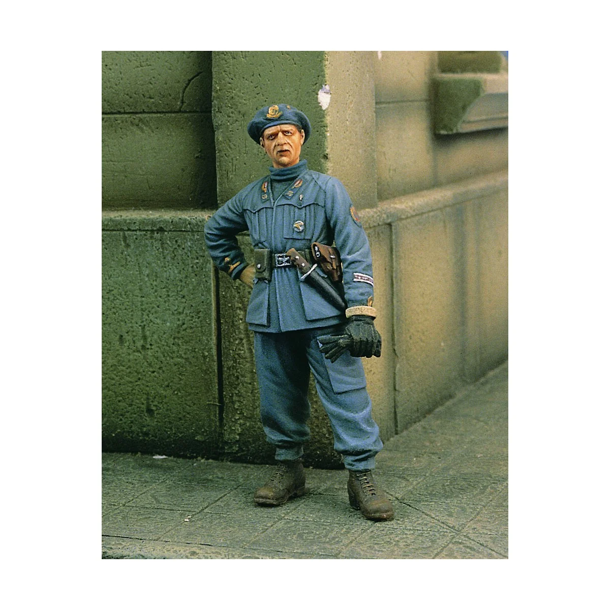 Italian Officer Btg. Azzurro - WWII - Royal Model RM251