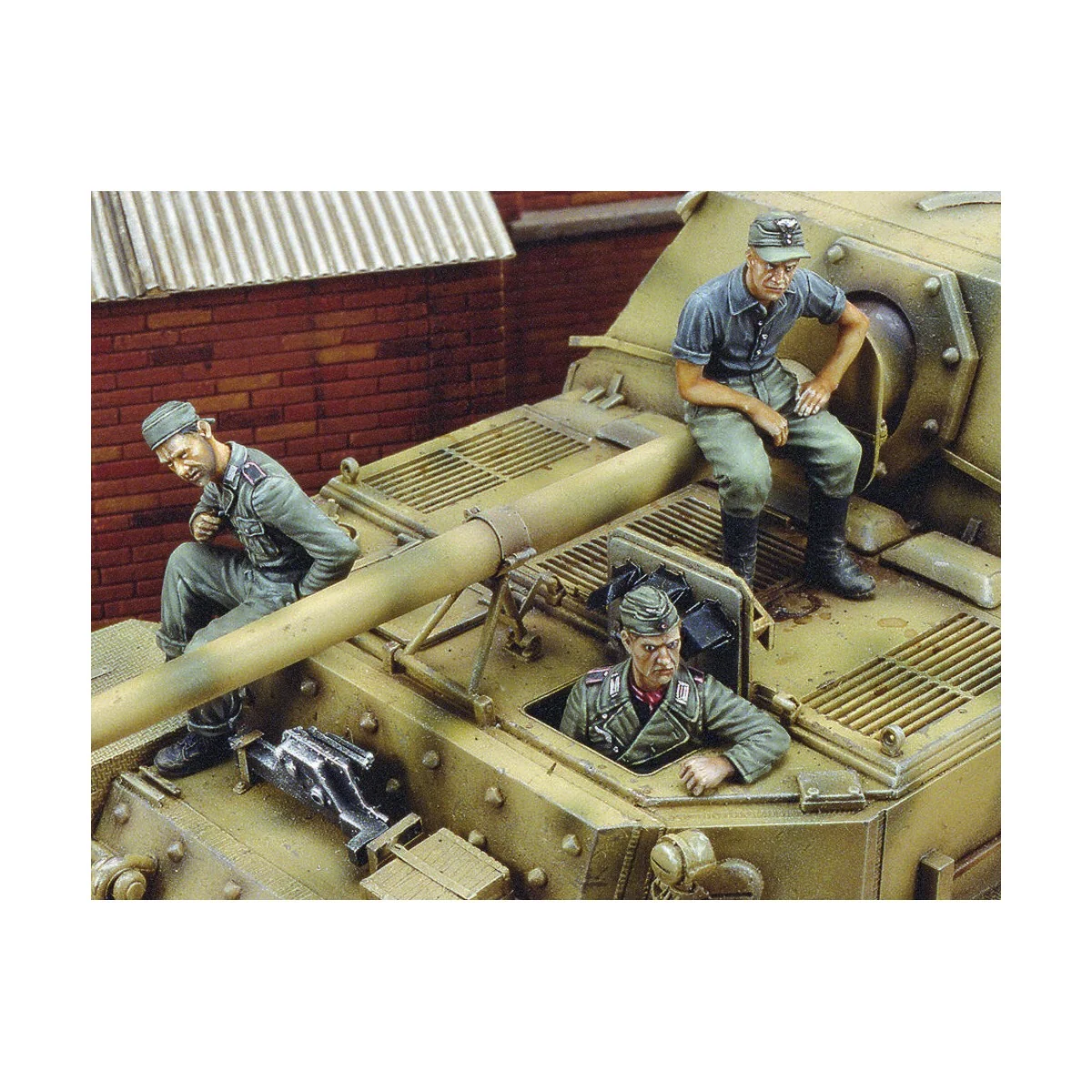 Ferdinand Crew-Part 1 - Royal Model RM255