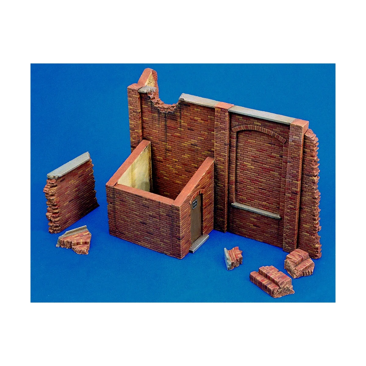 European storehouse ruin-Part 2 - Royal Model RM260