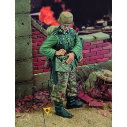 German engineer-WWII - Royal Model RM334