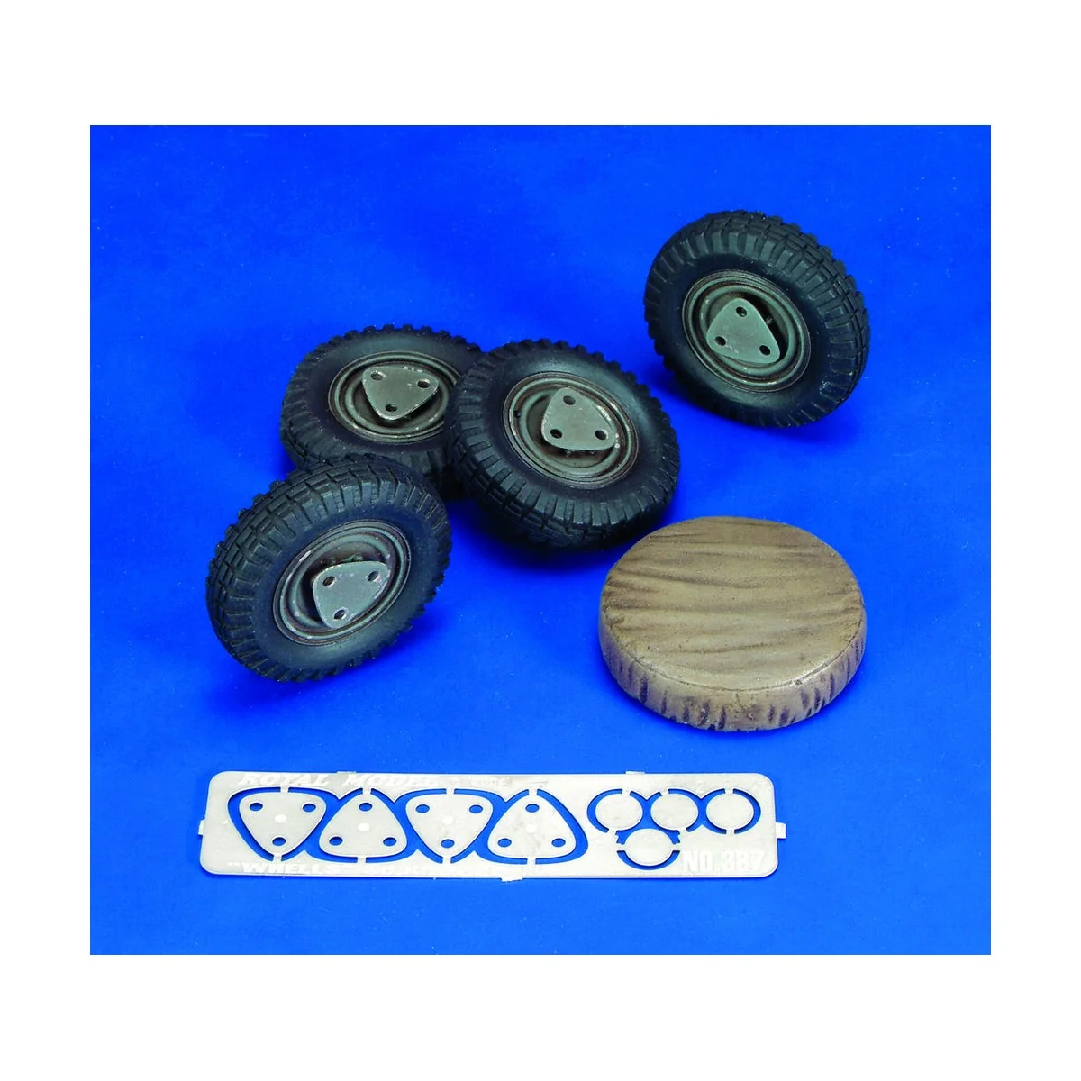 Wheels Sd.Kfz. 222, 1/35 - Royal Model RM387