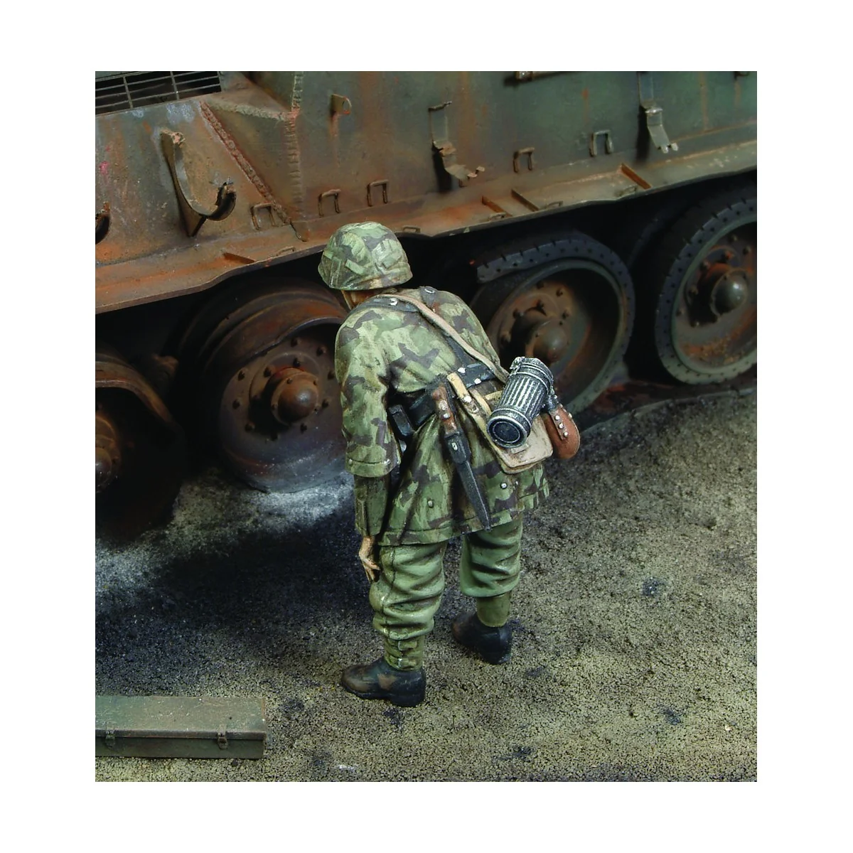 Waffen SS Granadier 1944, 1/35 - Royal Model RM404