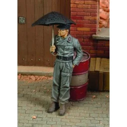 German Tanker at rest Italy 1944 - Royal Model RM415