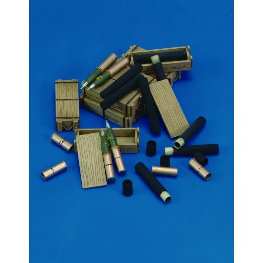 105 mm Ammo with Cases - Royal Model RM424