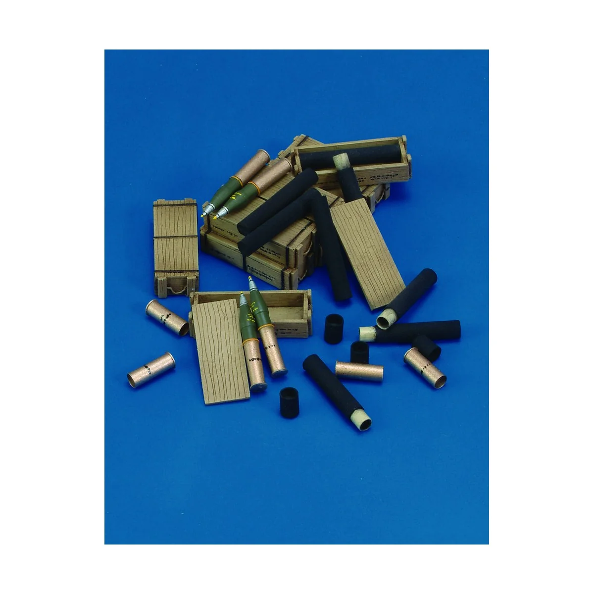 105 mm Ammo with Cases - Royal Model RM424