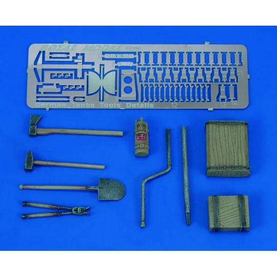 Panther/Jagdpanther Tools & Holders-WWII - Royal Model RM457
