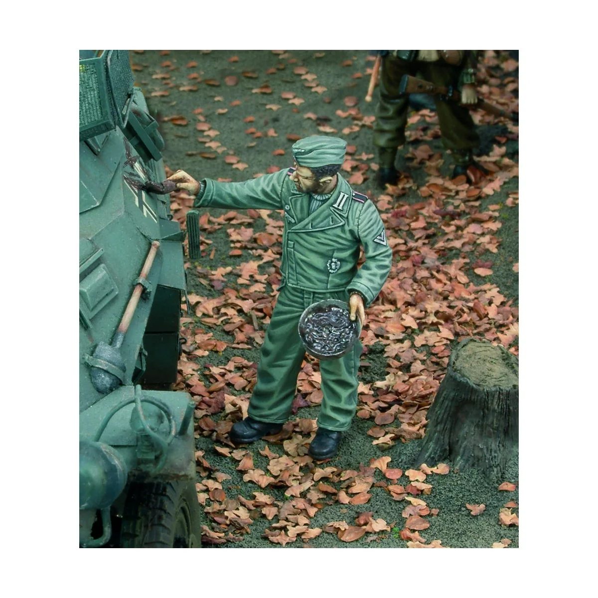 German tanker getting mud-camouflage-WWII, 1/35 - Royal Model RM525