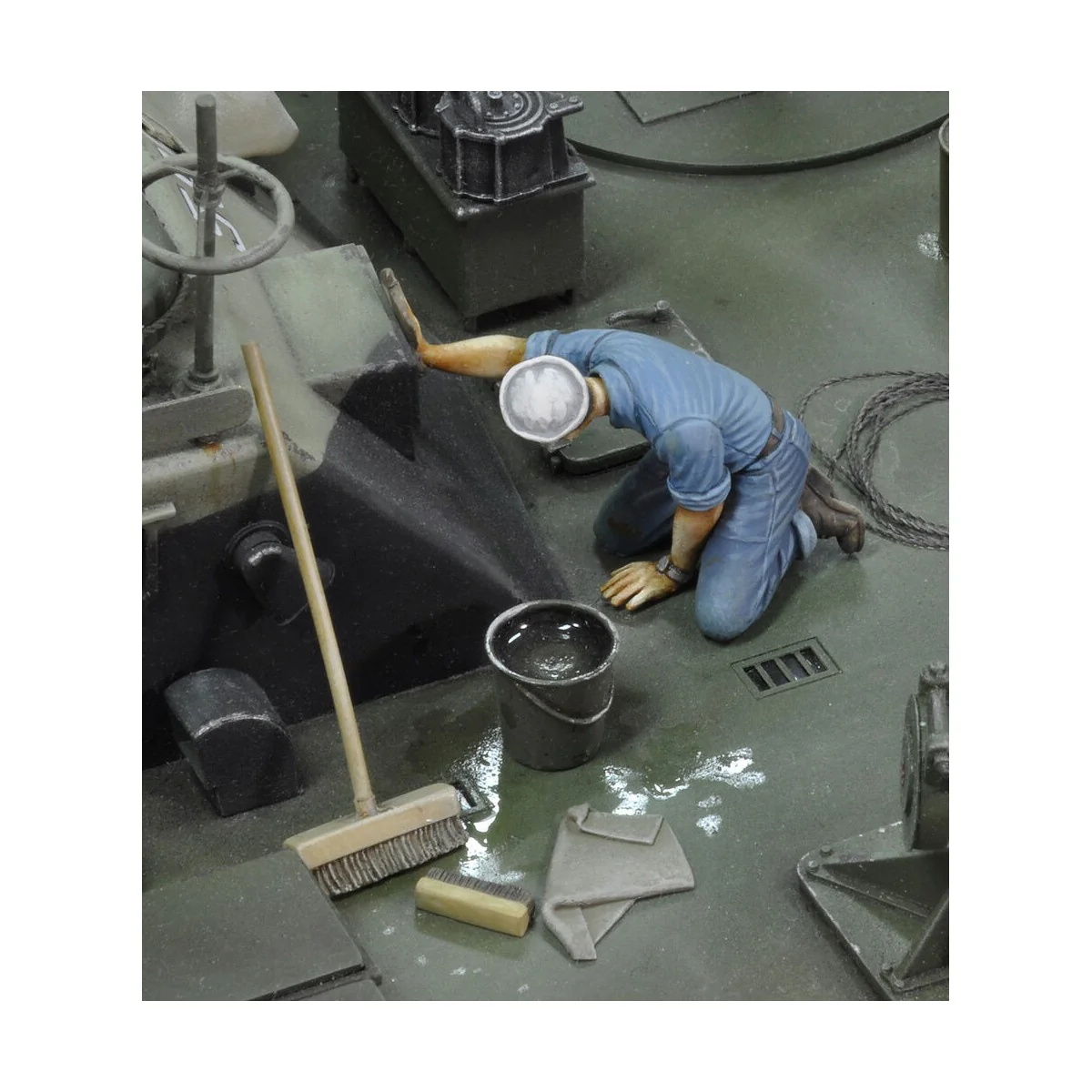 U.S. sailor who is washing-WWII, 1/35 - Royal Model RM537