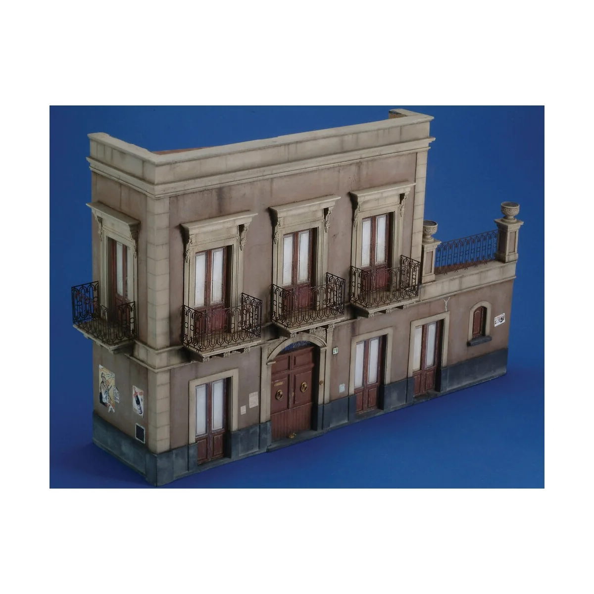 Italian building - Royal Model RM569