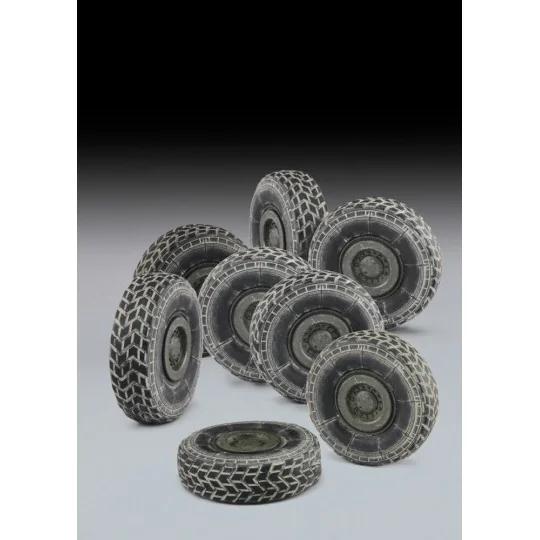 Centauro weighted wheels, 1/35 - Royal Model RM588