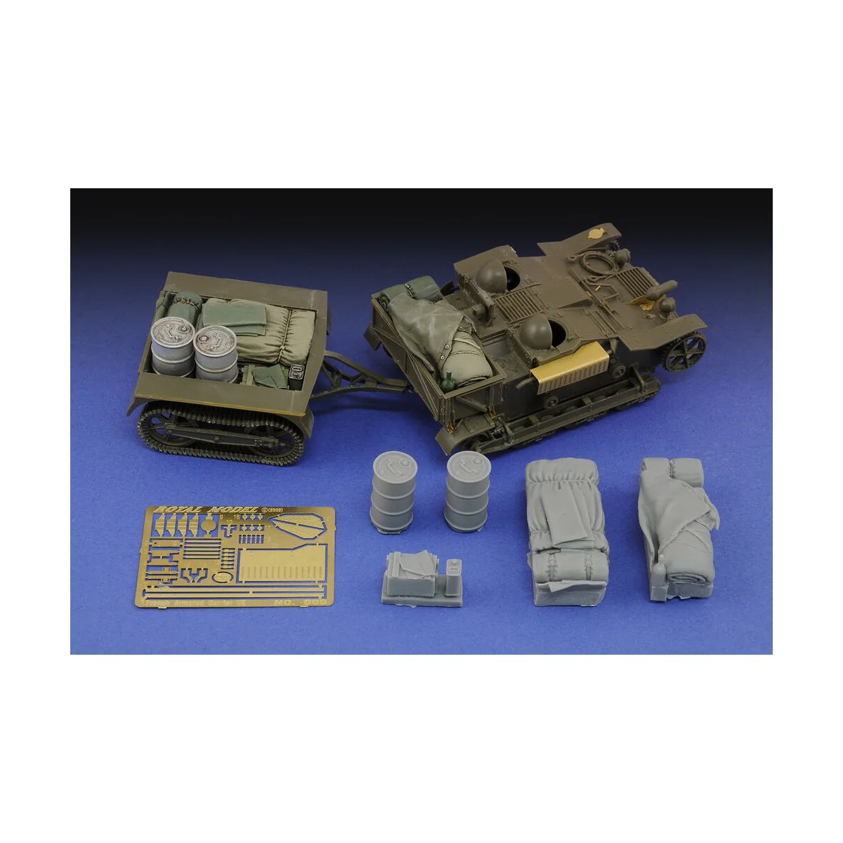 French Armored Carrier UE & stowage - Royal Model RM601