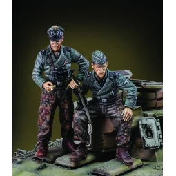German tankers at rest-WWII, 1/35 - Royal Model RM622