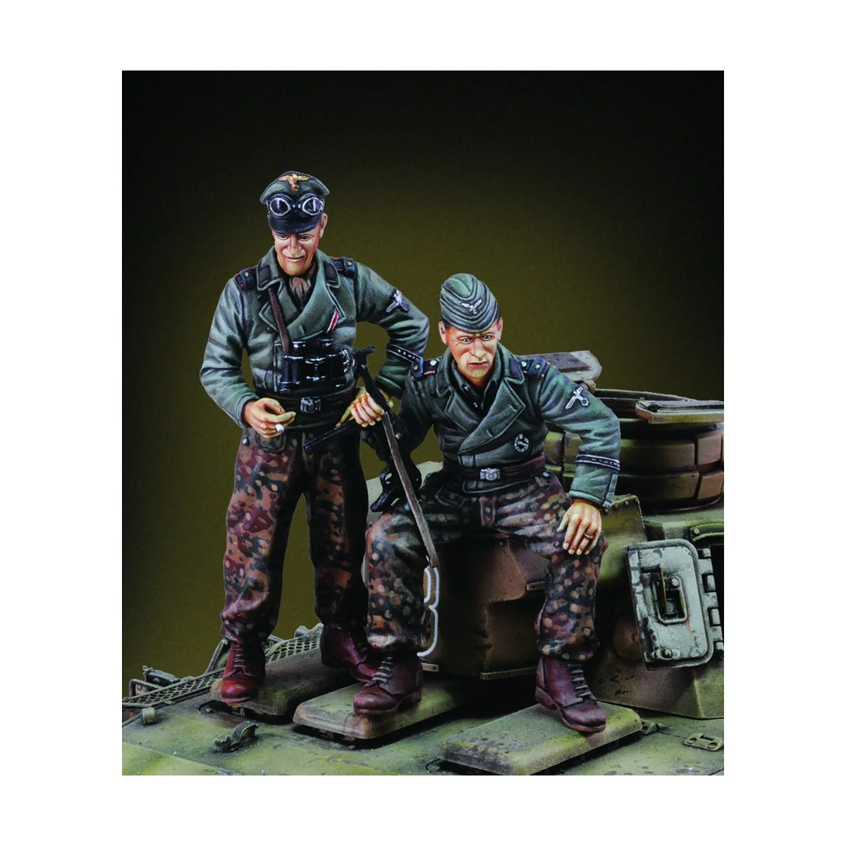German tankers at rest-WWII - Royal Model RM622