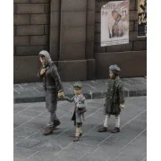 Mother with her children, 1/35 - Royal Model RM636