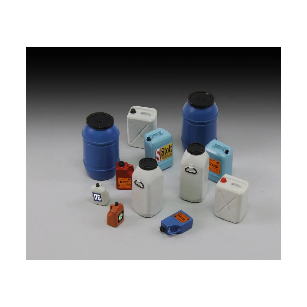 Plastic chemical/water containers & bottles - Royal Model RM648
