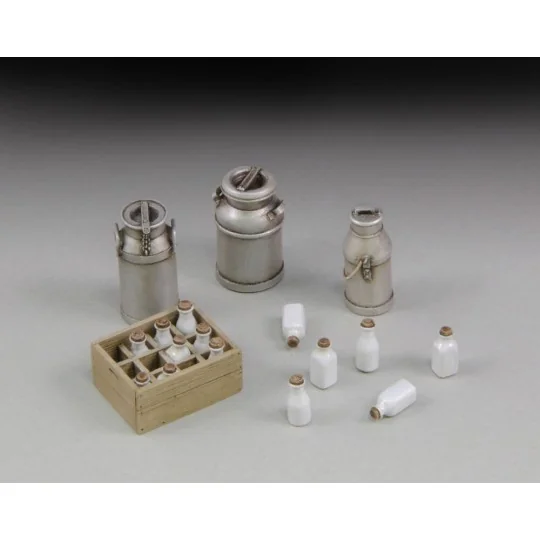 Milk bottles with crates and churms, 1/35 - Royal Model RM653