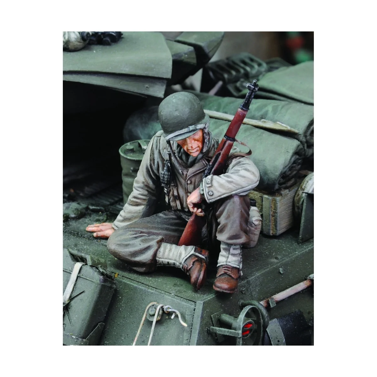 U.S. Infantry at rest with rifle-no.1-WWII, 1/35 - Royal Model RM659