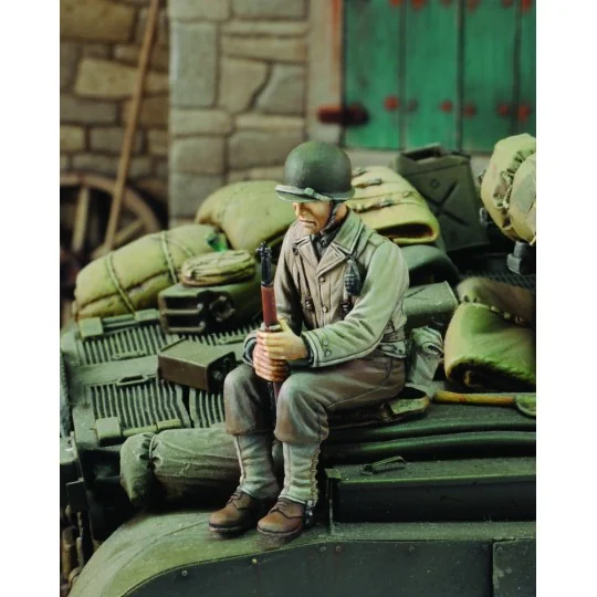 U.S. Infantry at rest with rifle-no.2 -WWII, 1/35 - Royal Model RM661