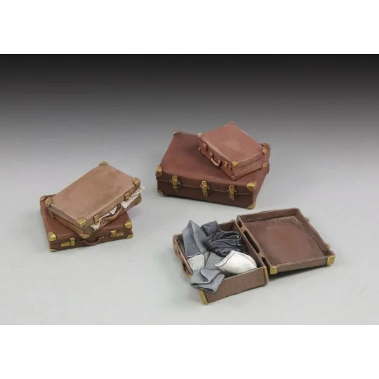 Assorted suitcases, 1/35 - Royal Model RM664