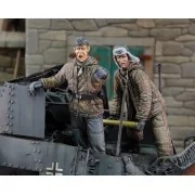 German tankers in winter dress loading ammo-2 fig. - Royal Model RM675