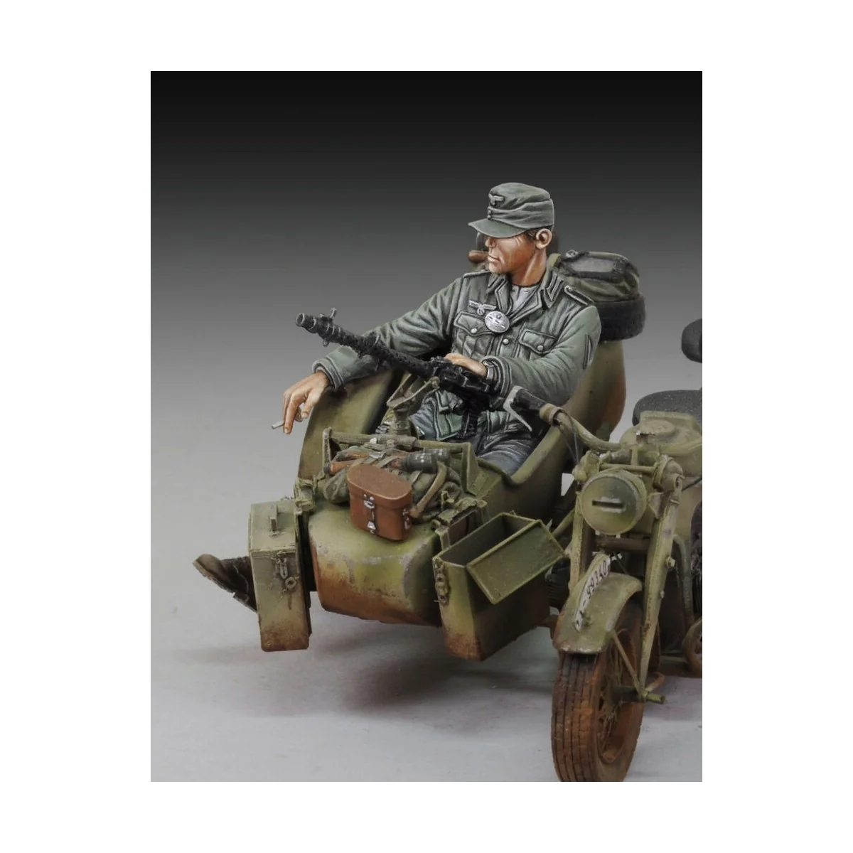 German infantry Cigarette Break, 1/35 - Royal Model RM676