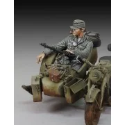 German infantry Cigarette Break - Royal Model RM676