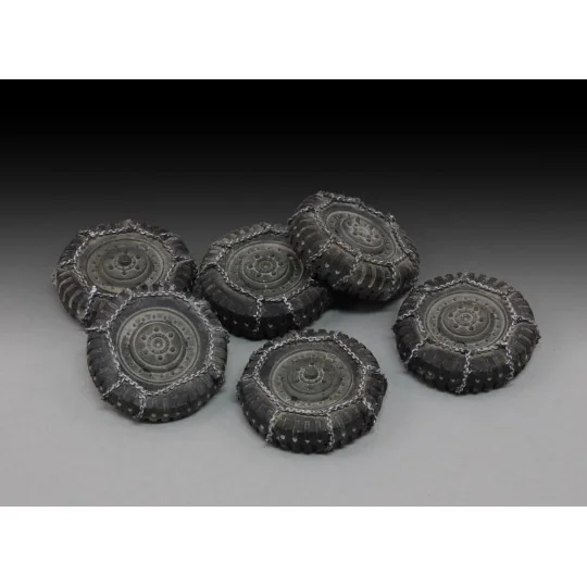 Chained wheels M8 / M20 - Royal Model RM677