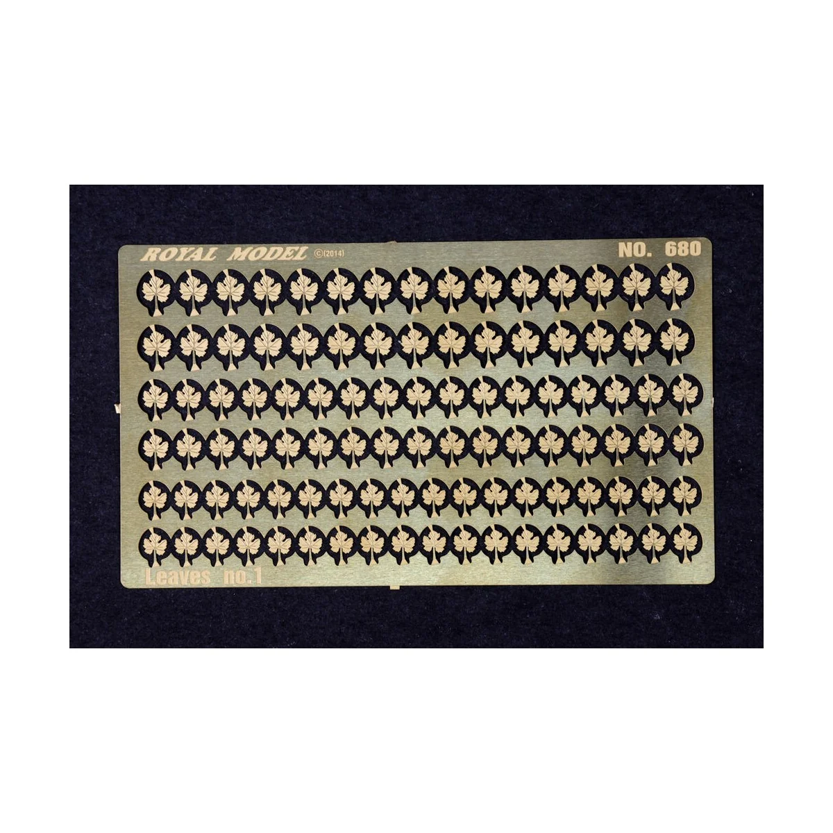 Leaves no.1 - Royal Model RM680