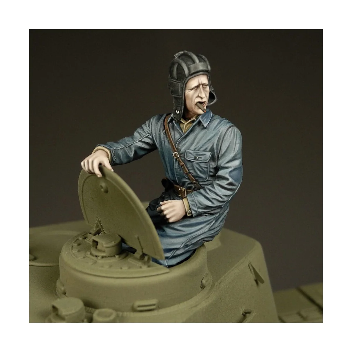 Russian tanker sitting in turret - Royal Model RM756