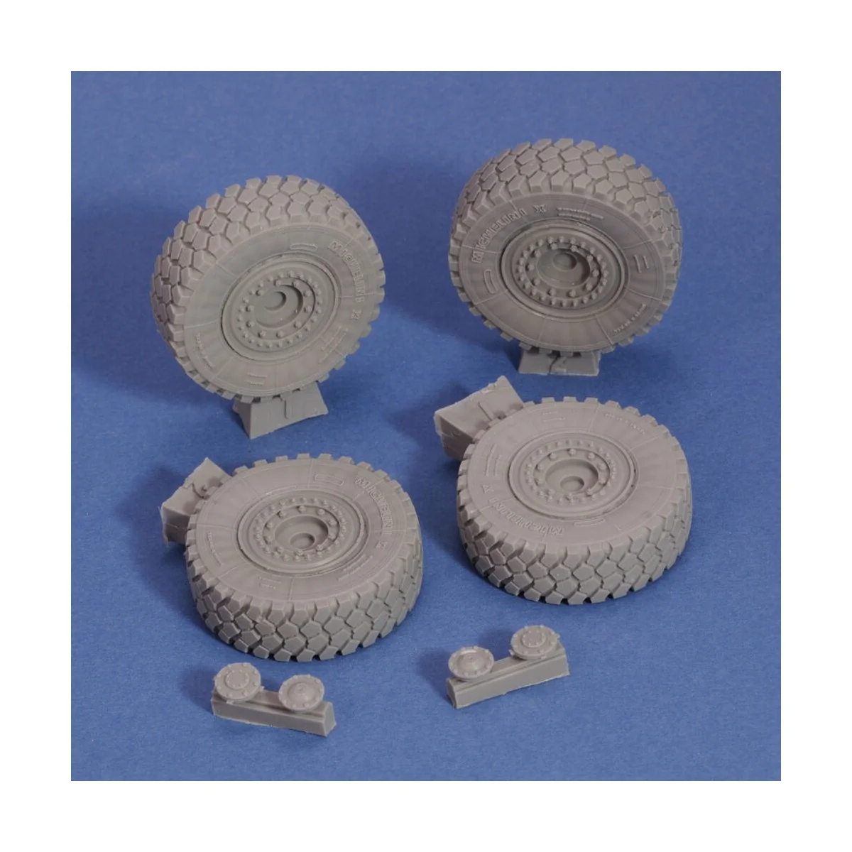 U.S. 4x4 MRAP sagged wheels, 1/35 - Royal Model RM785