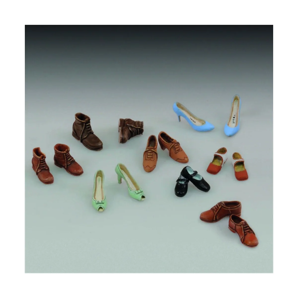 Assorted shoes, 1/35 - Royal Model RM787
