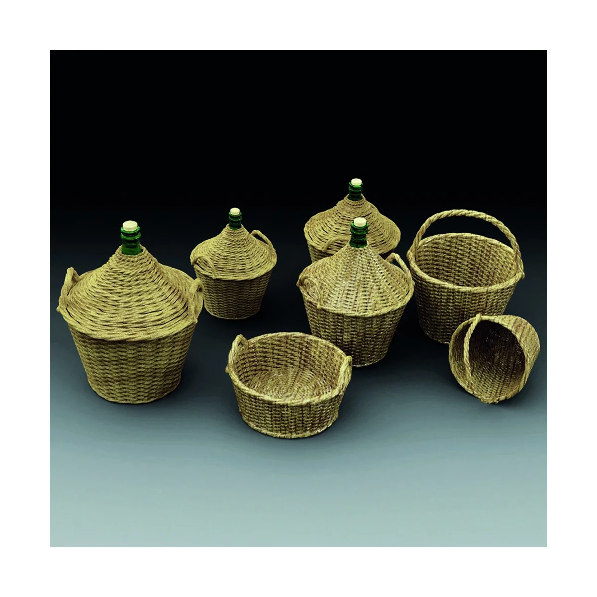 Demijohns and wicker baskets, 1/35 - Royal Model RM793