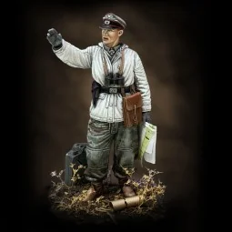German tanker in winter dress - WWII - Royal Model RM824