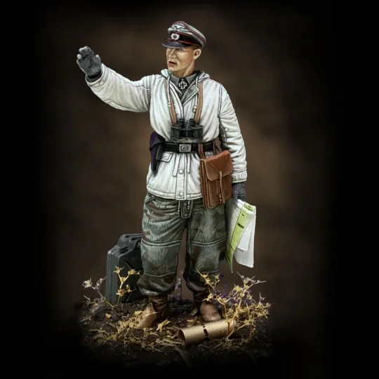 German tanker in winter dress - WWII - Royal Model RM824