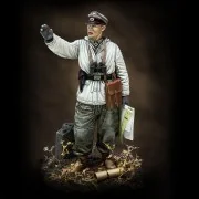 German tanker in winter dress - WWII, 1/48 - Royal Model RM824